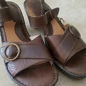 BORN Brown Leather Sandals w/Brushed Buckle - NWT!